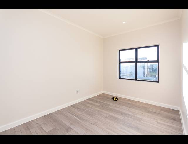 4 BEDROOM FREEHOLD FOR SALE IN SANDOWN